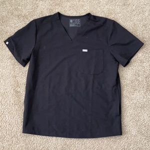 Men’s Figs Large Black Chisec Three Pocket Scrub Top